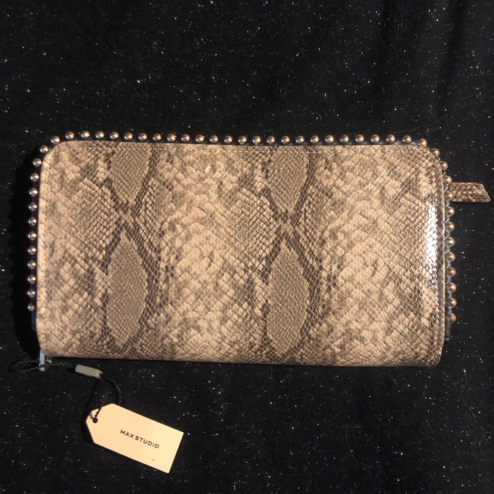 Clutch wallet